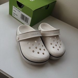 Toddler crocs